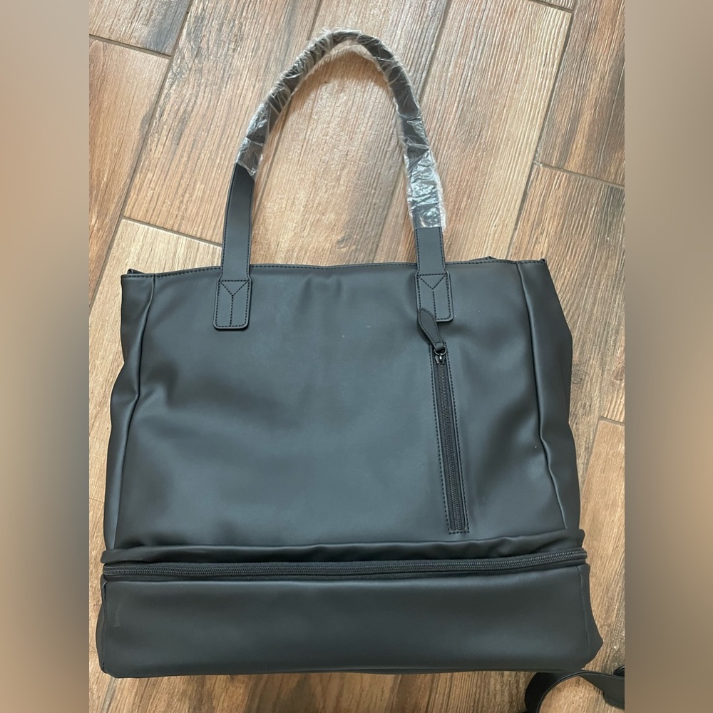 Carthan Co. tailored tote in black. Never used, tags still on.